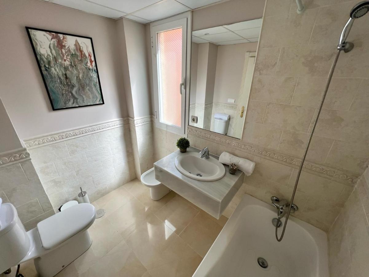 Magnificent Mar'y'golf With Spectacular View! High-speed Internet, Remote Work *